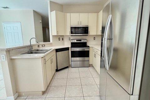 Снять в аренду кондоминиум в Майами, Флорида 3 спальни, 164.44м2, № 2034940 - фото 9