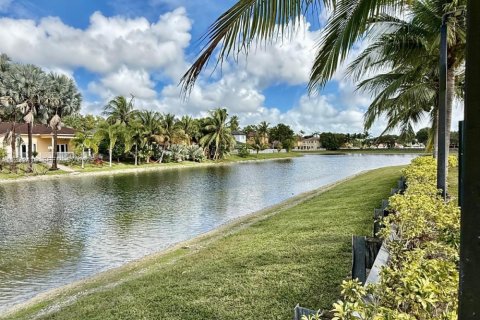 Снять в аренду кондоминиум в Майами, Флорида 3 спальни, 164.44м2, № 2034940 - фото 3