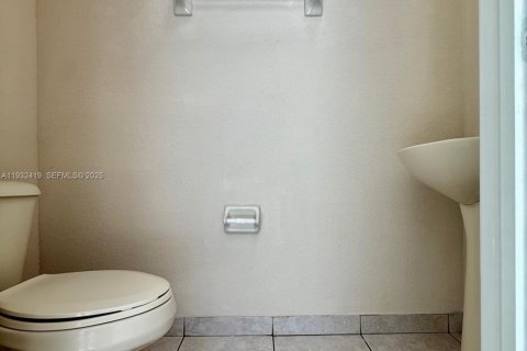 Снять в аренду кондоминиум в Майами, Флорида 3 спальни, 164.44м2, № 2034940 - фото 12