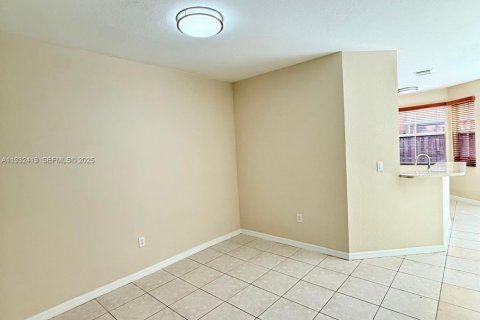 Снять в аренду кондоминиум в Майами, Флорида 3 спальни, 164.44м2, № 2034940 - фото 5