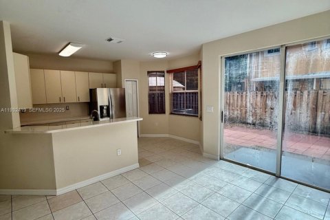 Снять в аренду кондоминиум в Майами, Флорида 3 спальни, 164.44м2, № 2034940 - фото 7