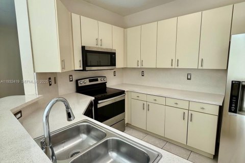 Снять в аренду кондоминиум в Майами, Флорида 3 спальни, 164.44м2, № 2034940 - фото 10