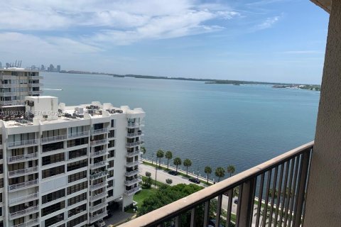 Condo in Miami, Florida, 2 bedrooms  № 2043291 - photo 5
