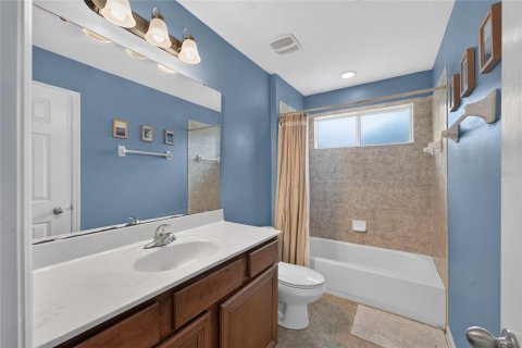 House in Gainesville, Florida 4 bedrooms, 237.18 sq.m. № 2227747 - photo 24
