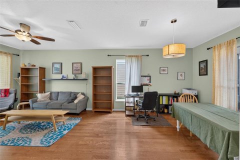 House in Gainesville, Florida 4 bedrooms, 237.18 sq.m. № 2227747 - photo 10