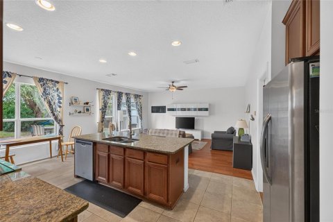 House in Gainesville, Florida 4 bedrooms, 237.18 sq.m. № 2227747 - photo 12