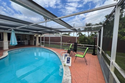 Villa ou maison à louer à Hollywood, Floride: 3 chambres, 119.1 m2 № 1965459 - photo 13