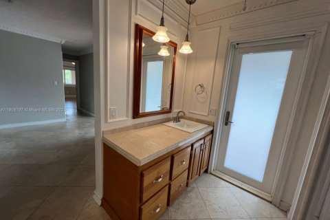 Villa ou maison à louer à Hollywood, Floride: 3 chambres, 119.1 m2 № 1965459 - photo 25