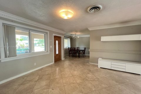 Villa ou maison à louer à Hollywood, Floride: 3 chambres, 119.1 m2 № 1965459 - photo 8