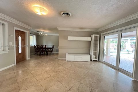 Villa ou maison à louer à Hollywood, Floride: 3 chambres, 119.1 m2 № 1965459 - photo 7