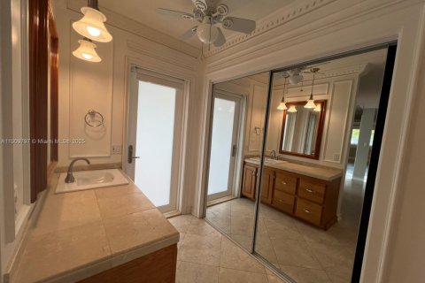 Villa ou maison à louer à Hollywood, Floride: 3 chambres, 119.1 m2 № 1965459 - photo 27