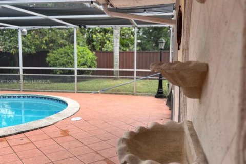 Villa ou maison à louer à Hollywood, Floride: 3 chambres, 119.1 m2 № 1965459 - photo 20