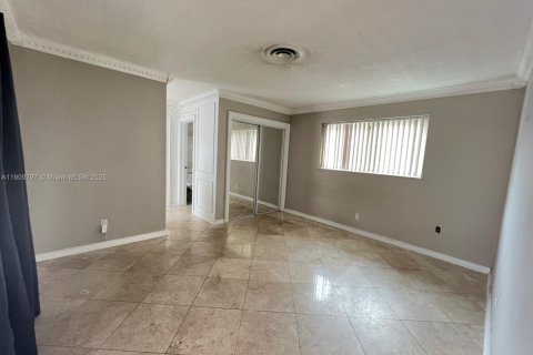 Villa ou maison à louer à Hollywood, Floride: 3 chambres, 119.1 m2 № 1965459 - photo 23