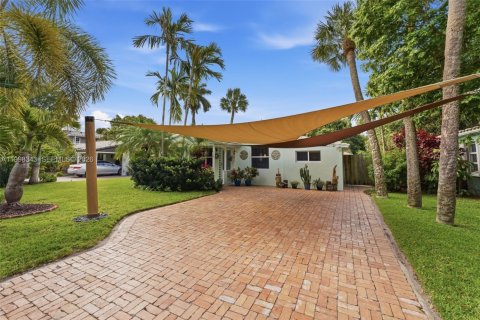 House in Fort Lauderdale, Florida 2 bedrooms, 103.68 sq.m. № 2066650 - photo 1