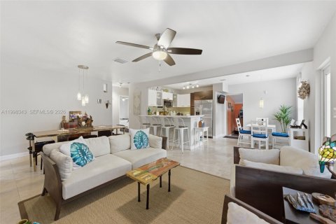 House in Fort Lauderdale, Florida 2 bedrooms, 103.68 sq.m. № 2066650 - photo 5