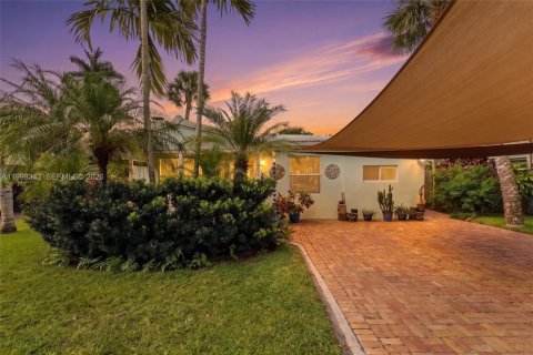 House in Fort Lauderdale, Florida 2 bedrooms, 103.68 sq.m. № 2066650 - photo 2