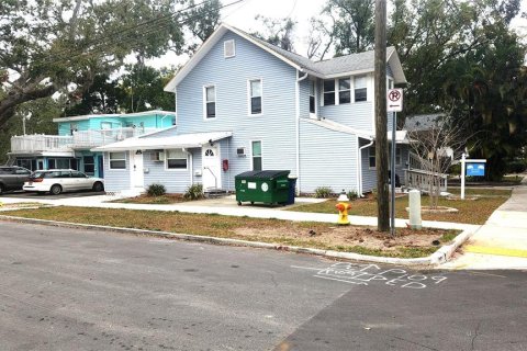 Commercial property in Clearwater, Florida 10 bedrooms, 359.25 sq.m. № 2093847