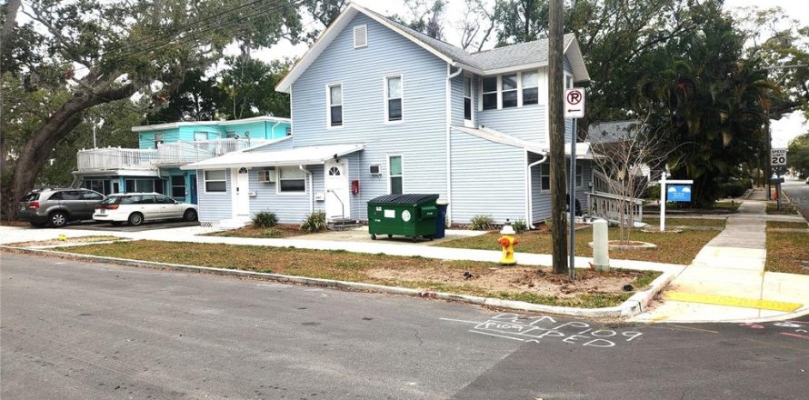 Propiedad comercial en Clearwater, Florida 10 dormitorios, 359.25 m2 № 2093847