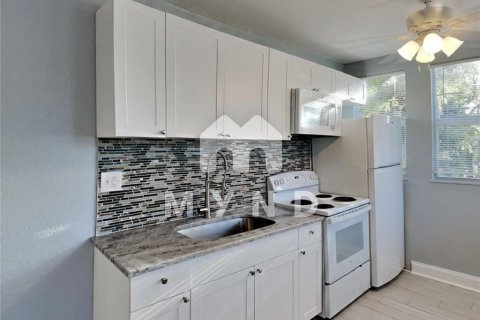 Propiedad comercial en venta en Clearwater, Florida, 10 dormitorios, 359.25 m2 № 2093847 - foto 10