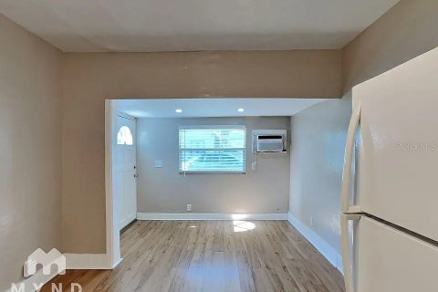 Propiedad comercial en venta en Clearwater, Florida, 10 dormitorios, 359.25 m2 № 2093847 - foto 12