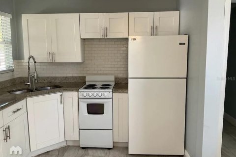 Propiedad comercial en venta en Clearwater, Florida, 10 dormitorios, 359.25 m2 № 2093847 - foto 29