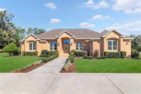 House in Lake City, Florida 4 bedrooms, 557.41 sq.m. № 2213827 - photo 8