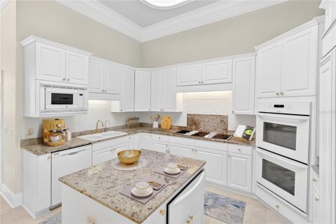 House in Lake City, Florida 4 bedrooms, 557.41 sq.m. № 2213827 - photo 17