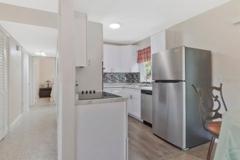 Casa en venta en Tampa, Florida, 3 dormitorios, 121.52 m2 № 2324733 - foto 9