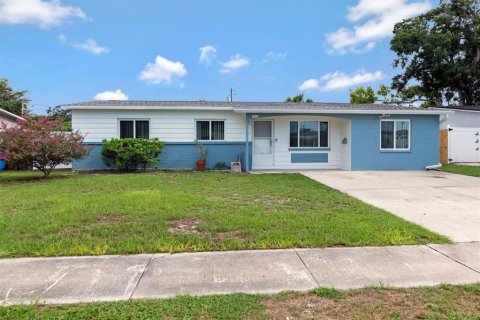 House in Tampa, Florida 3 bedrooms, 121.52 sq.m. № 2324733