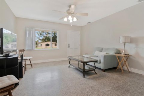 Casa en venta en Tampa, Florida, 3 dormitorios, 121.52 m2 № 2324733 - foto 6