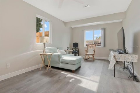 Casa en venta en Tampa, Florida, 3 dormitorios, 121.52 m2 № 2324733 - foto 14