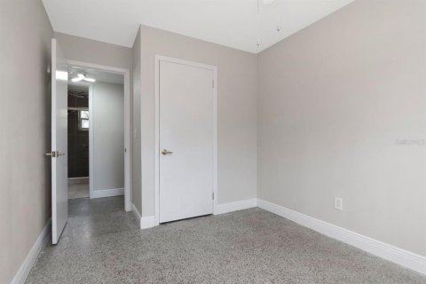 Casa en venta en Tampa, Florida, 3 dormitorios, 121.52 m2 № 2324733 - foto 17