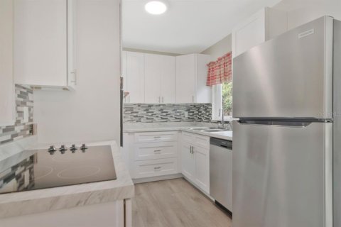 Casa en venta en Tampa, Florida, 3 dormitorios, 121.52 m2 № 2324733 - foto 10
