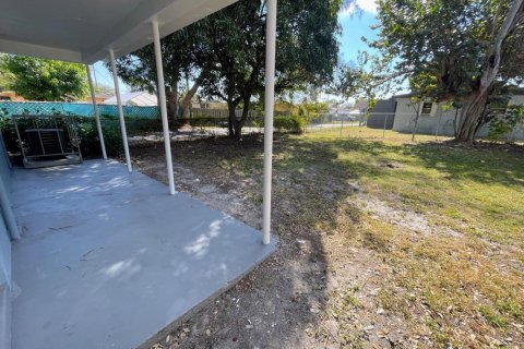 Villa ou maison à vendre à Fort Lauderdale, Floride: 2 chambres, 58.06 m2 № 2089655 - photo 21
