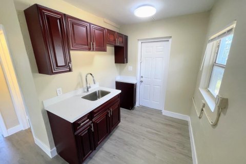 Villa ou maison à vendre à Fort Lauderdale, Floride: 2 chambres, 58.06 m2 № 2089655 - photo 10
