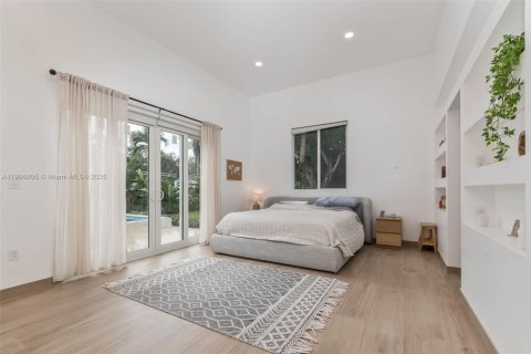 Villa ou maison à vendre à Biscayne Park, Floride: 3 chambres, 212.56 m2 № 1964230 - photo 12