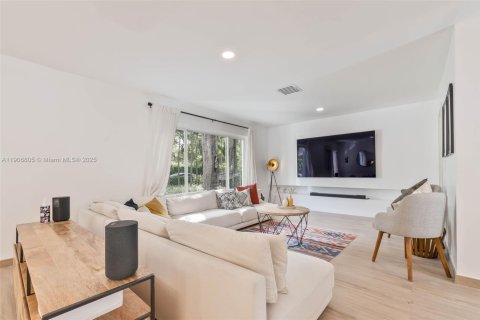 Villa ou maison à vendre à Biscayne Park, Floride: 3 chambres, 212.56 m2 № 1964230 - photo 5