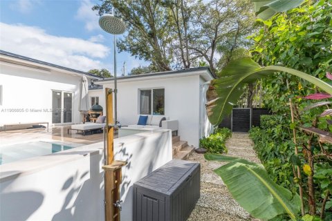 Villa ou maison à vendre à Biscayne Park, Floride: 3 chambres, 212.56 m2 № 1964230 - photo 23