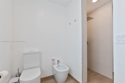 Villa ou maison à vendre à Biscayne Park, Floride: 3 chambres, 212.56 m2 № 1964230 - photo 29