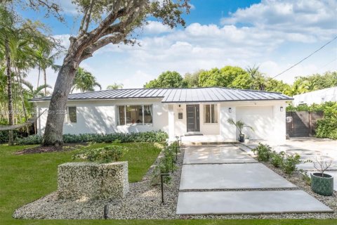 Villa ou maison à vendre à Biscayne Park, Floride: 3 chambres, 212.56 m2 № 1964230 - photo 2