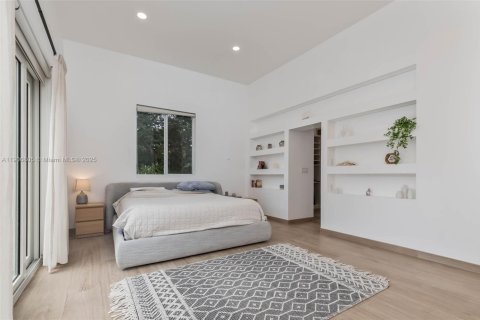 Villa ou maison à vendre à Biscayne Park, Floride: 3 chambres, 212.56 m2 № 1964230 - photo 13