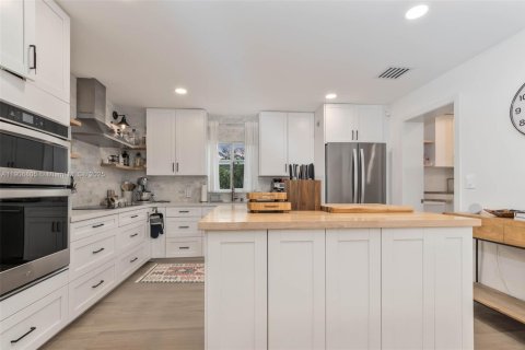 Villa ou maison à vendre à Biscayne Park, Floride: 3 chambres, 212.56 m2 № 1964230 - photo 6