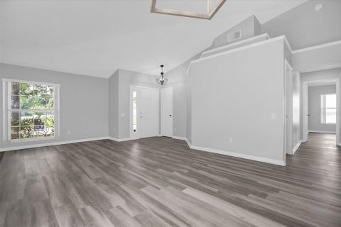 Villa ou maison à louer à Lake Mary, Floride: 4 chambres, 181.72 m2 № 2110104 - photo 2