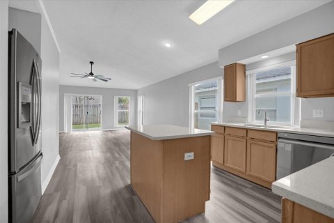 Villa ou maison à louer à Lake Mary, Floride: 4 chambres, 181.72 m2 № 2110104 - photo 9