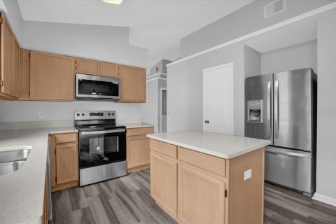 Villa ou maison à louer à Lake Mary, Floride: 4 chambres, 181.72 m2 № 2110104 - photo 7