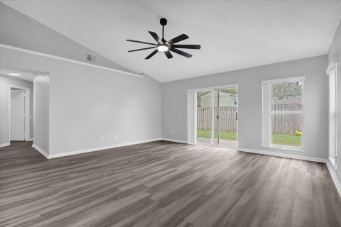 Villa ou maison à louer à Lake Mary, Floride: 4 chambres, 181.72 m2 № 2110104 - photo 11