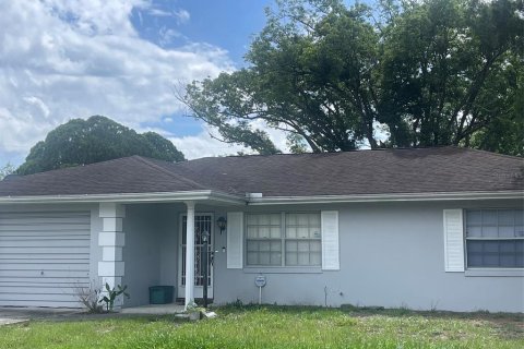 Casa en Deltona, Florida 2 dormitorios, 91.97 m2 № 2385841