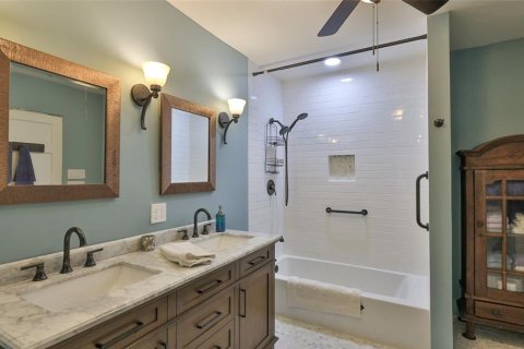 House in Daytona Beach, Florida 3 bedrooms, 198.44 sq.m. № 1744720 - photo 28