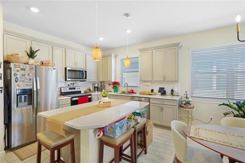Villa ou maison à vendre à Kissimmee, Floride: 3 chambres, 144.83 m2 № 2143386 - photo 6