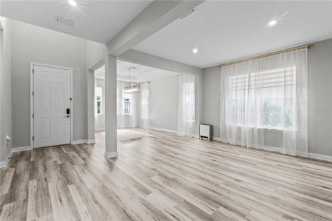 House in Sarasota, Florida 4 bedrooms, 329.34 sq.m. № 2427287 - photo 8
